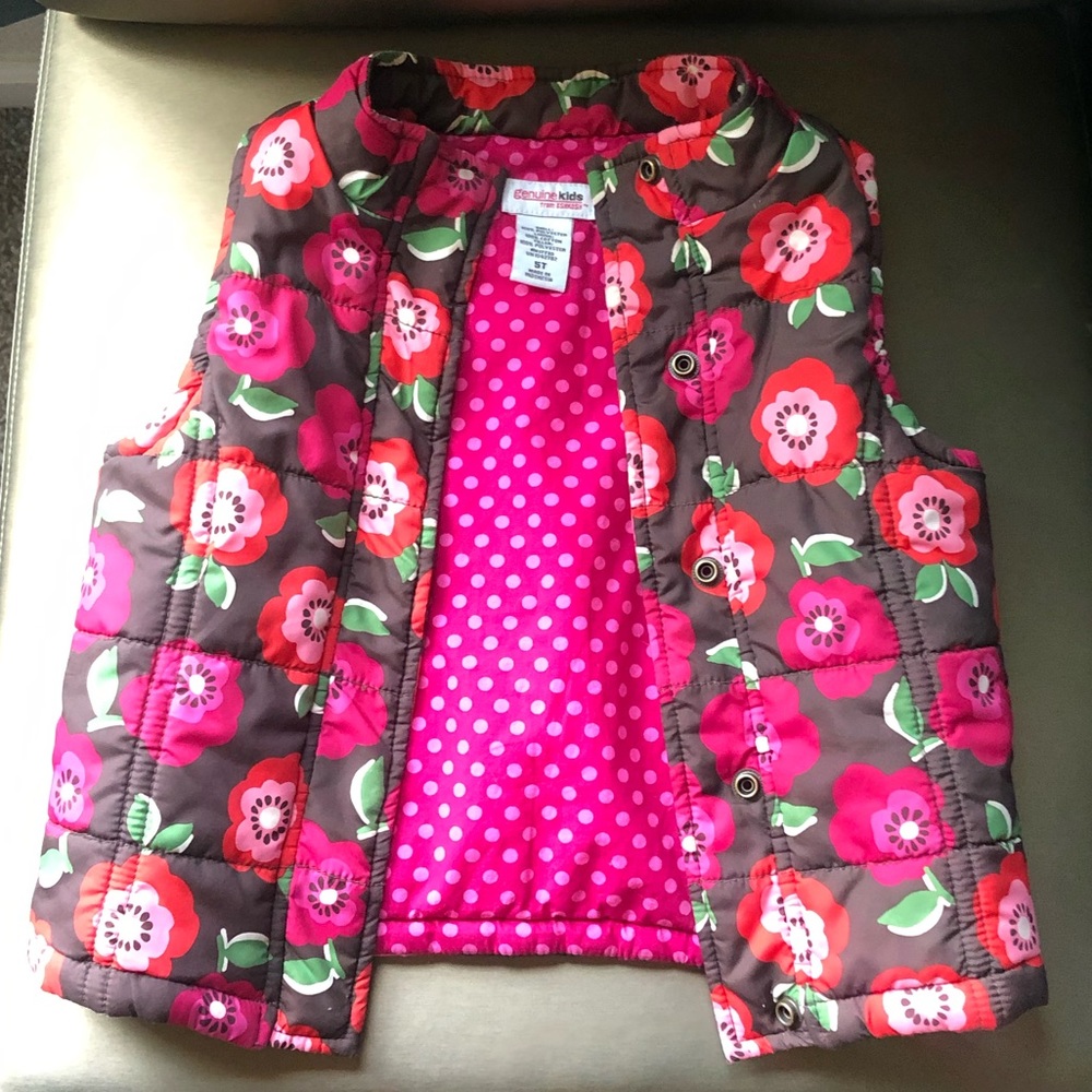Girls 5T puffy vest 🌺 OshKosh